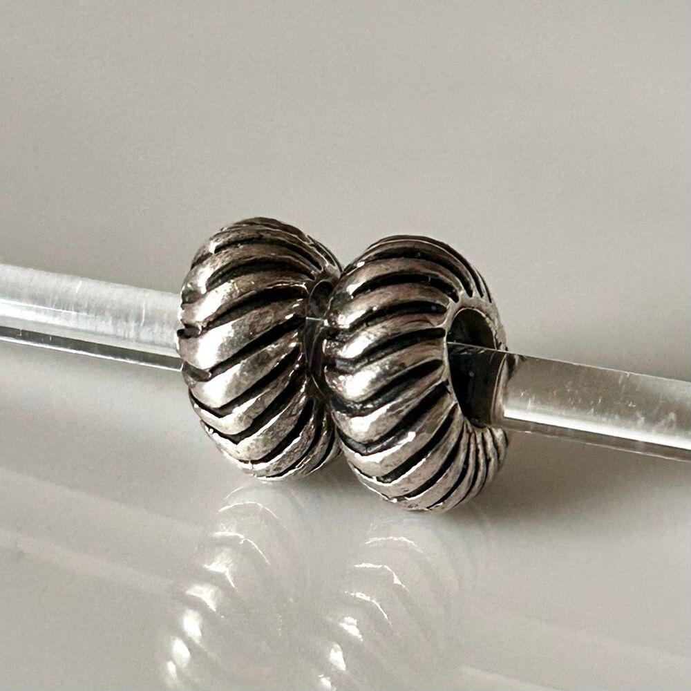 TROLLBEADS Pair of Angles Tip Silver Beads LAA 925S Great Condition, Spacer Size